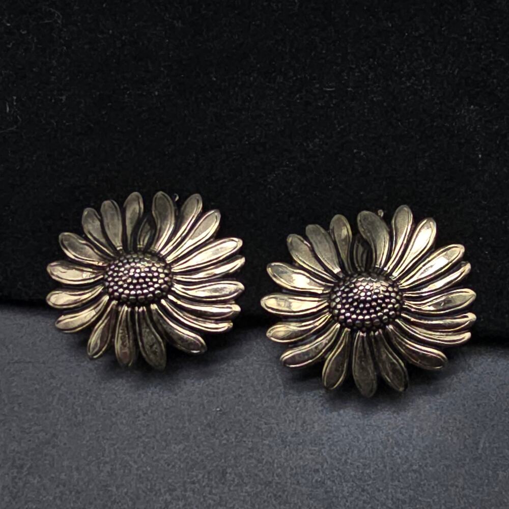 Marino Gold Tone Flower Clip On Earrings Floral VIntage Costume Jewelry